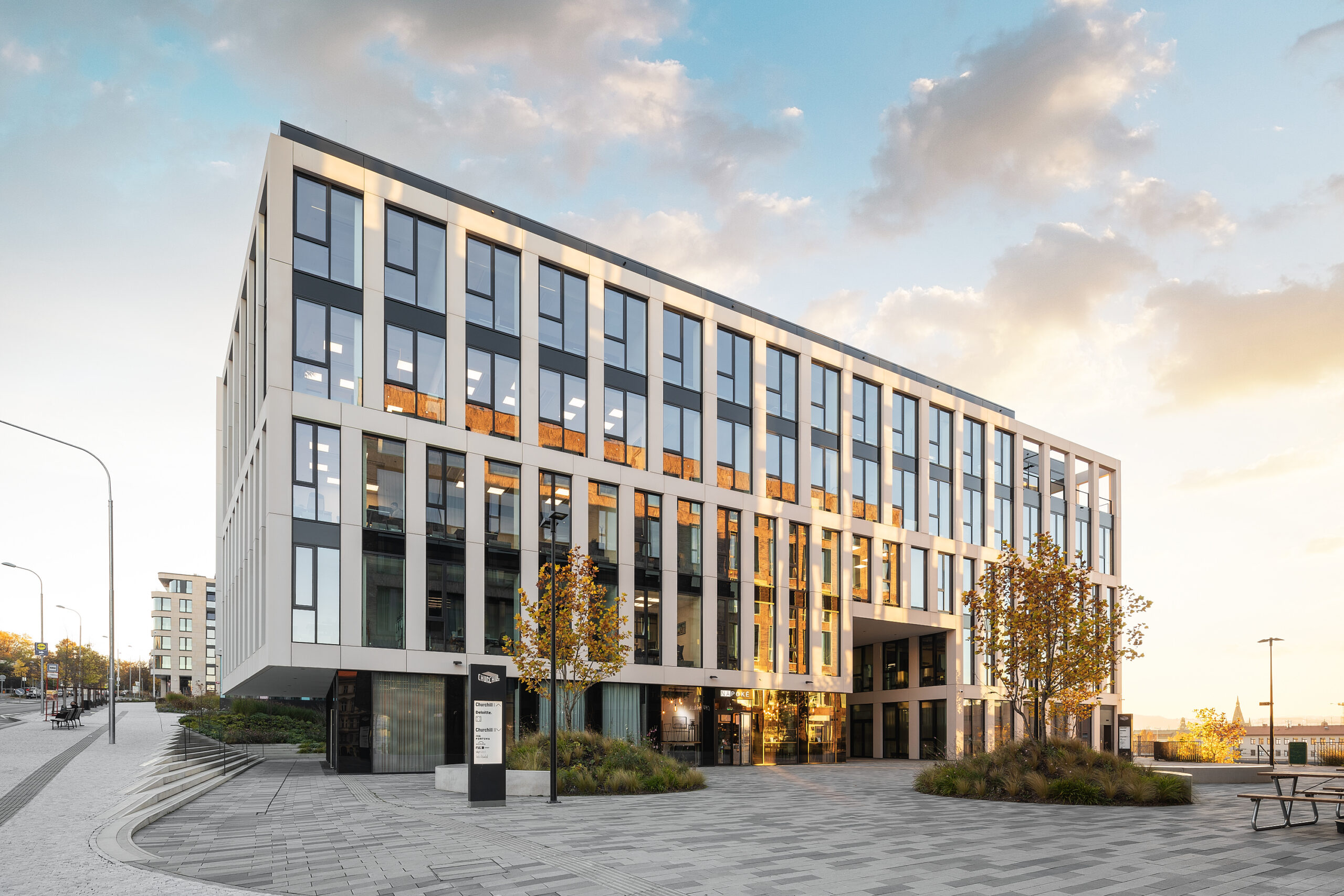 201106-CMN-CHURCHILL-0387-scaled